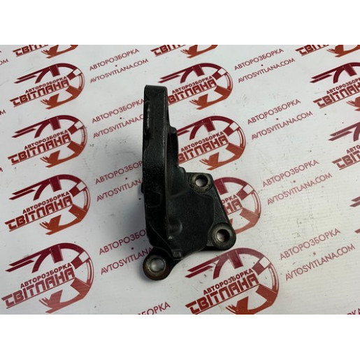 Кронштейн підвісного підшипника Renault Trafic 2001-2014 2.0 DCI 8200452283